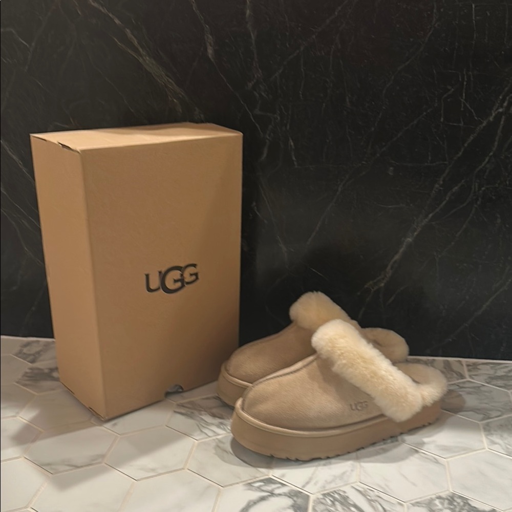 UGG Disquette slippers